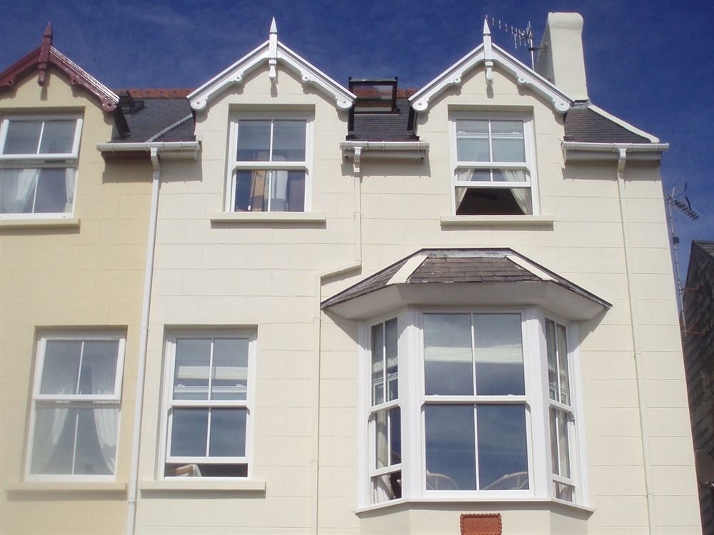 Ivy Bank Guest House Tenby Exteriör bild